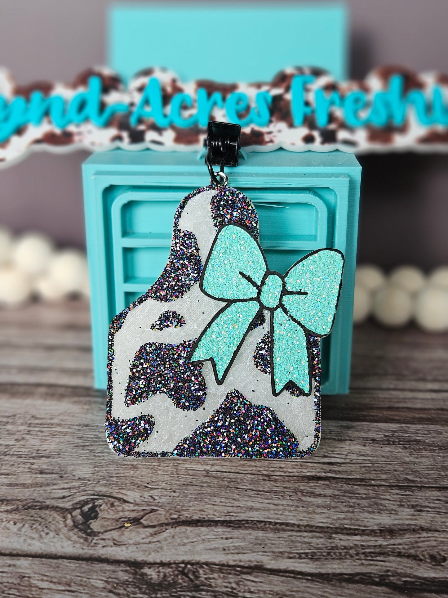 Cow Tag With Bow Vent Clip