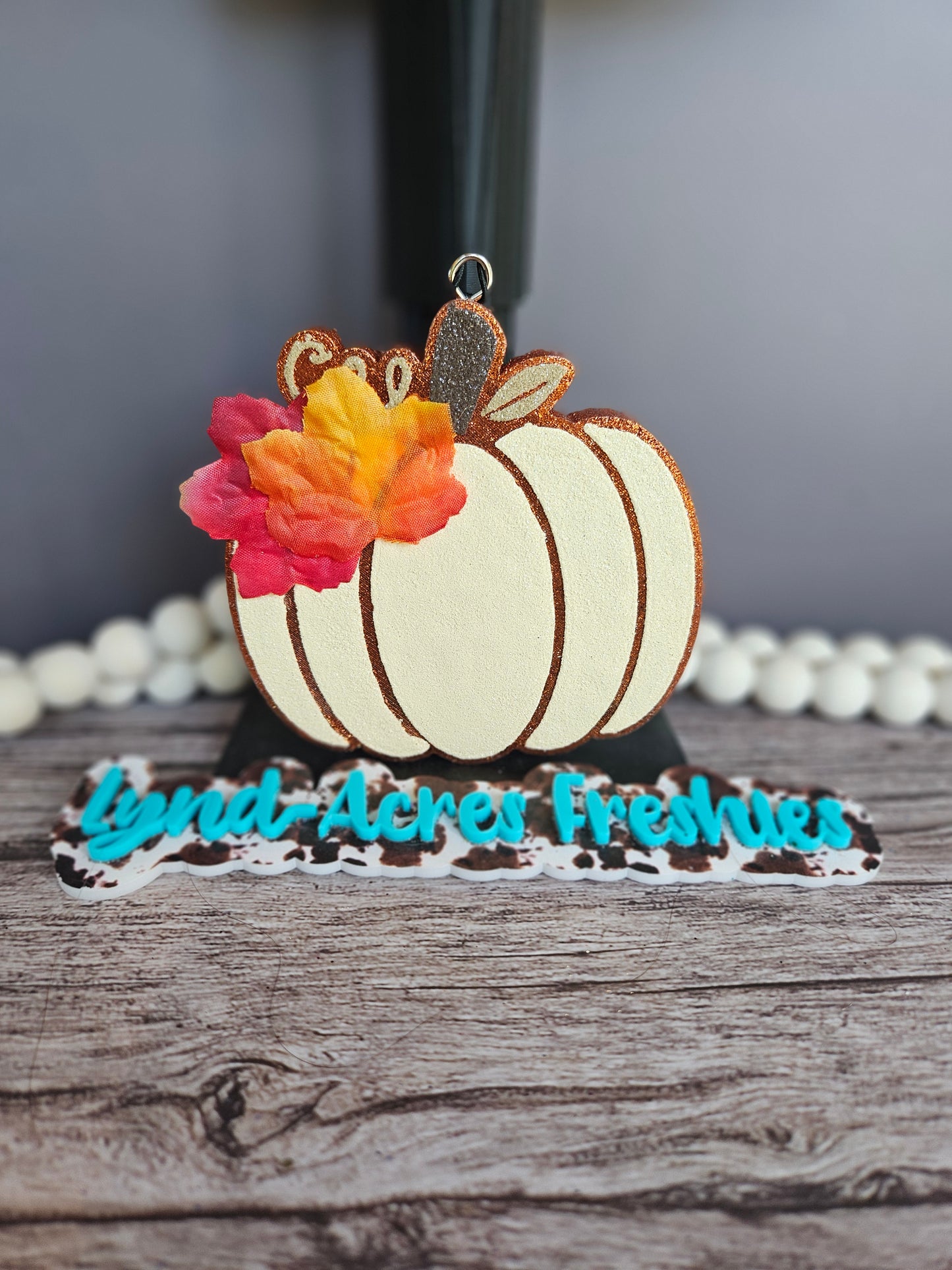 Pumpkin with Leaves