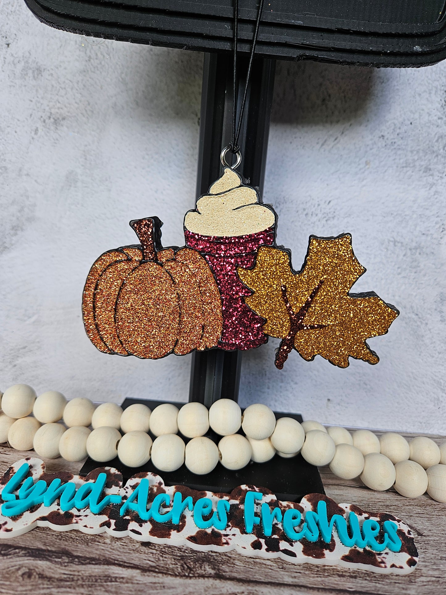 Pumpkin, Latte & Leaf