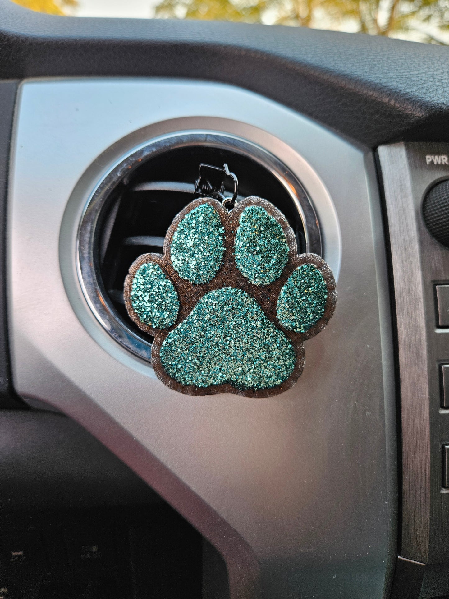 Paw Vent Clip