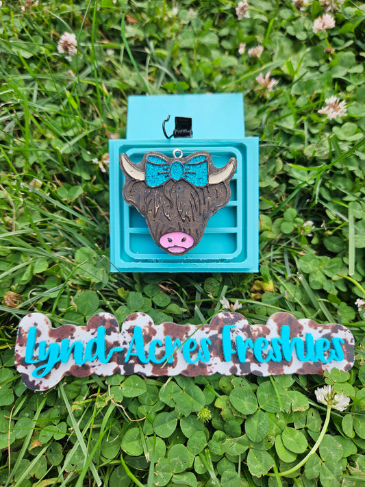 Highland Cow With Bow Vent Clip