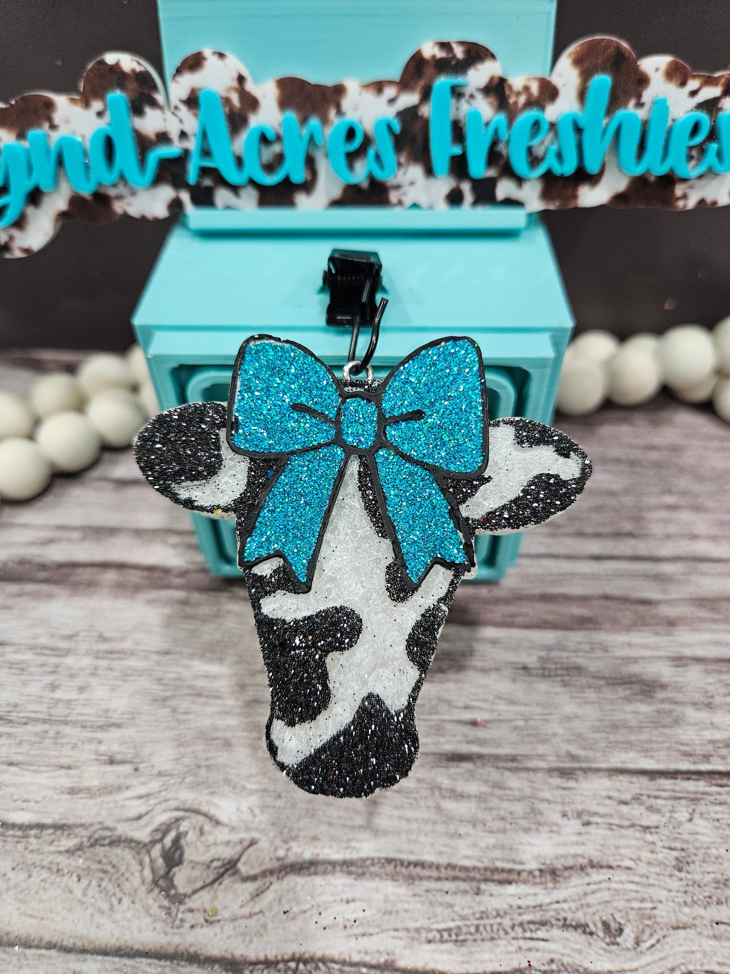 Cow With Bow Vent Clip
