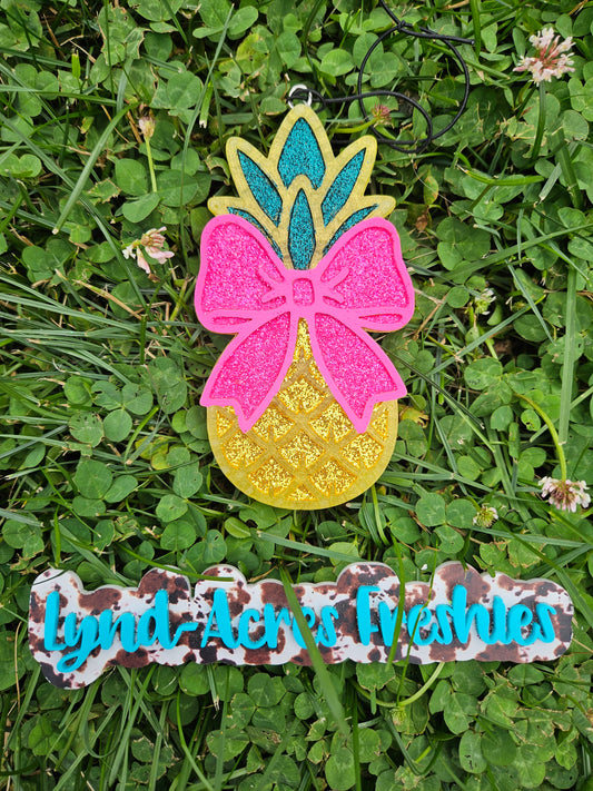 Pineapple with Bow