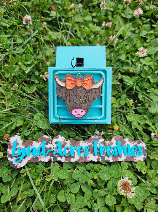 Highland Cow With Bow Vent Clip